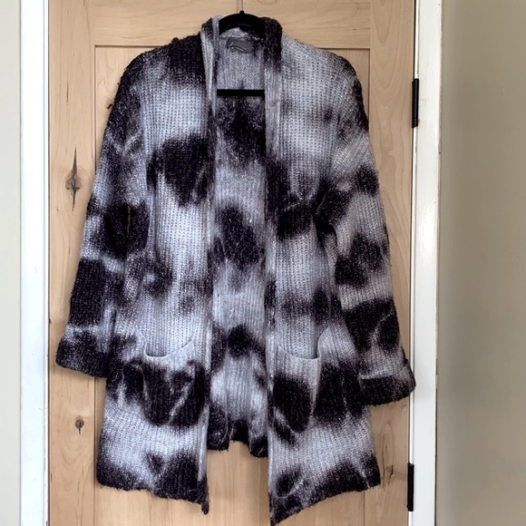 Anthropologie Sweaters - Anthropologie cardigan M
